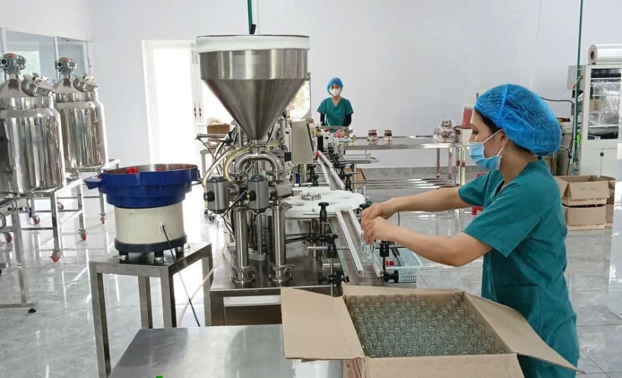 Dây chuyền sản xuất tự động tại Công ty TNHH Từ Phong xã Cam Lộ sử dụng điện tiết kiệm - Ảnh: X.D
