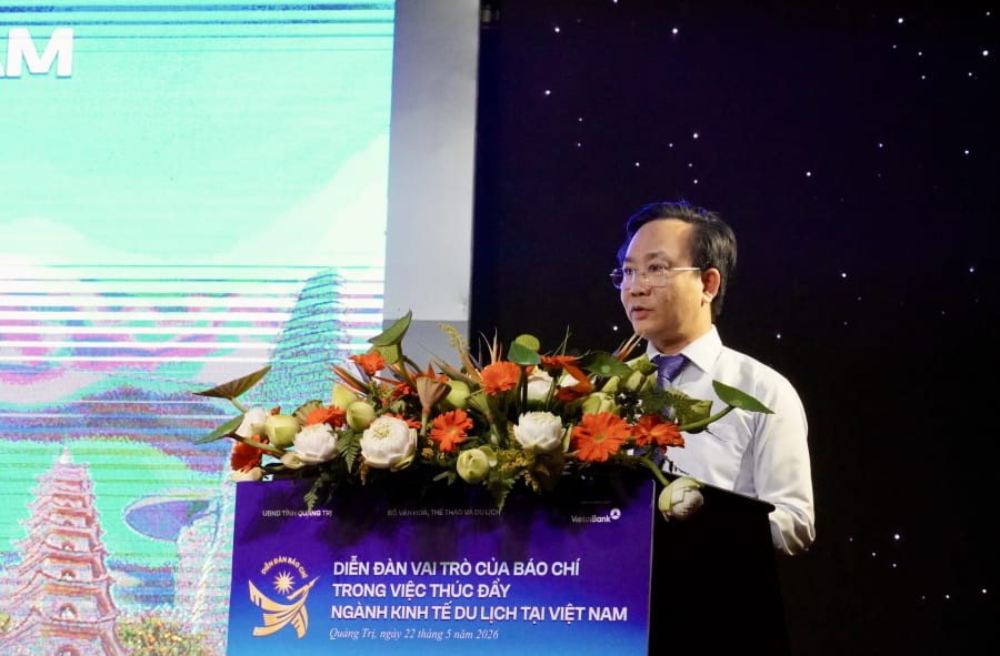 Đồng chí Hoàng Xuân Tân, Phó Chủ tịch UBND tỉnh phát biểu tại diễn đàn - Ảnh: H.N