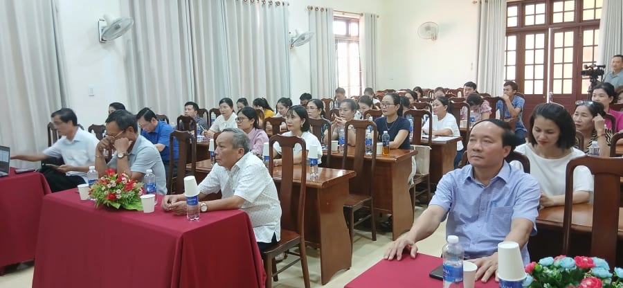 Ảnh: H.Đ Các đại biểu và học viên tham gia buổi tập huấn.