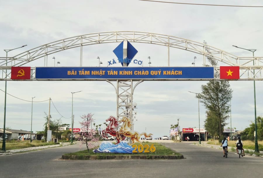 Cổng chào bãi tắm Nhật được chỉnh trang sạch đẹp, sẵn sàng các điều kiện đón tiếp khách du lịch thập phương - Ảnh: K.S