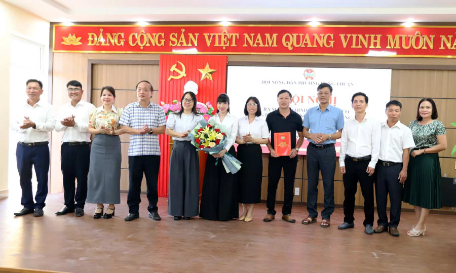 Ban điều hành của mô hình“Nông dân số-Kết nối tiêu thụ nông sản”- Ảnh: T.L