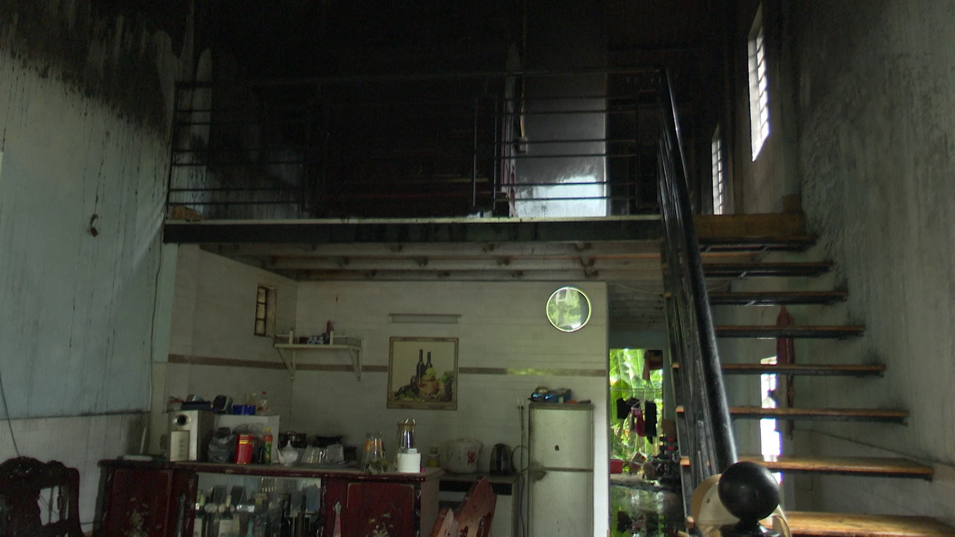 Vụ cháy làm thiệt hại nhiều tài của gia đình ông - Ảnh: HP