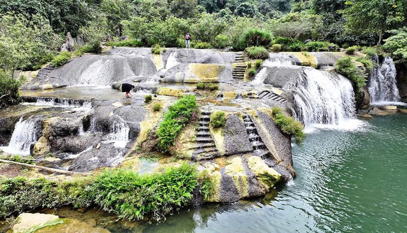 Điểm du lịch thác Mơ, xã Hóa Hợp.