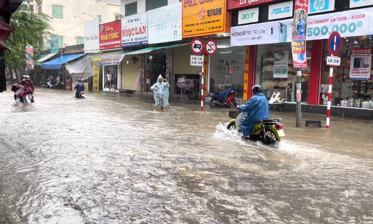 Đến 17 giờ ngày 2/11, nhiều địa phương trong tỉnh vẫn còn ngập lụt.