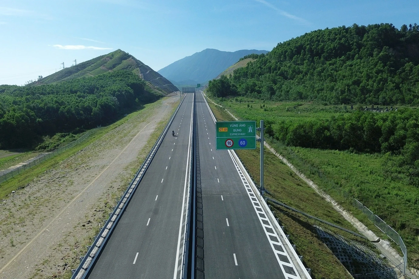 Dự án cao tốc Bắc-Nam đoạn Vũng Áng-Bùng đã được đưa vào khai thác. (Ảnh: Khánh Hùng/Vietnam+)