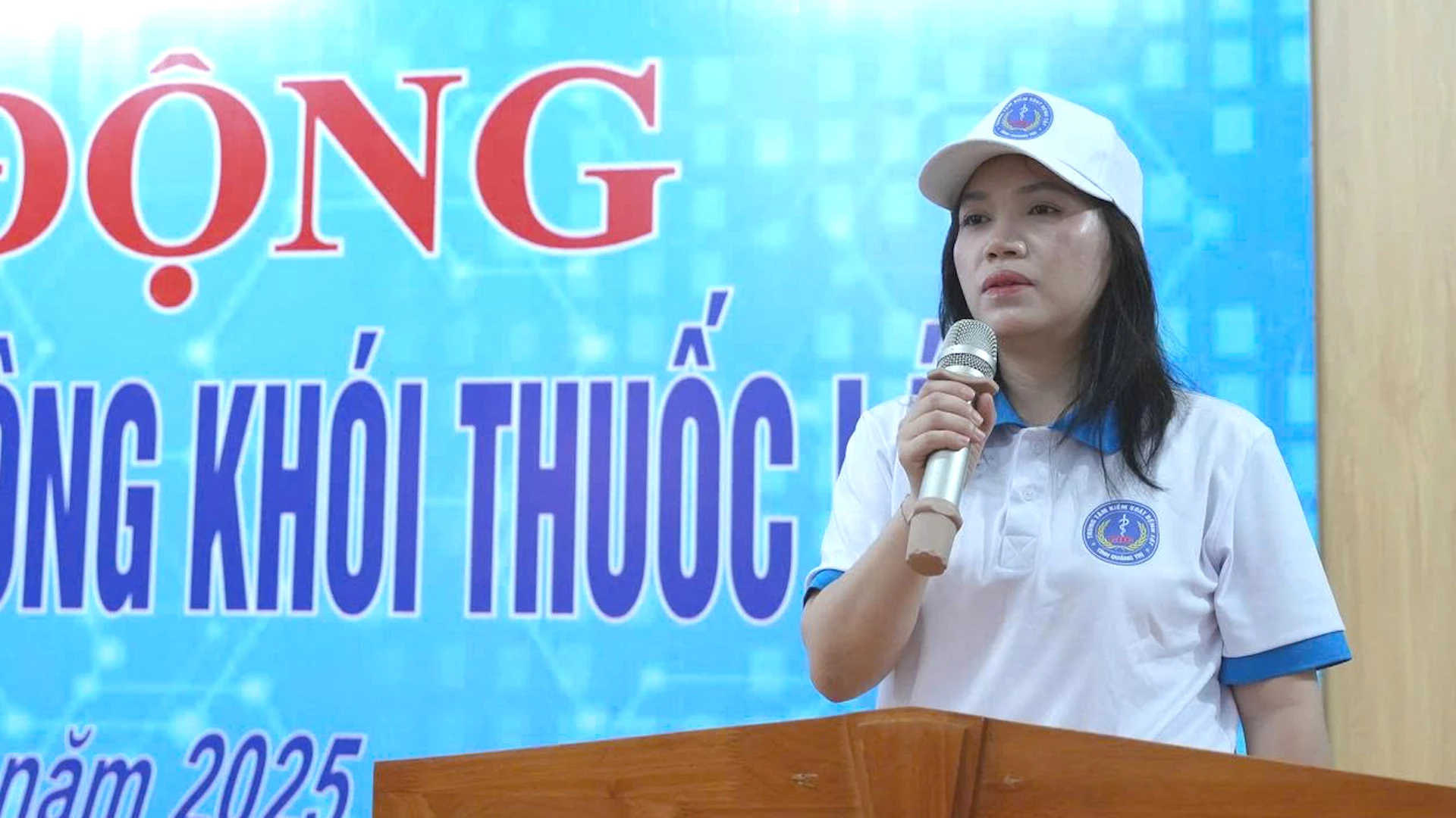 Đại diện lãnh đạo CDC Quảng Trị phát biểu tại lễ phát động xây dựng địa điểm du lịch không khói thuốc lá năm 2025 - Ảnh: T.T