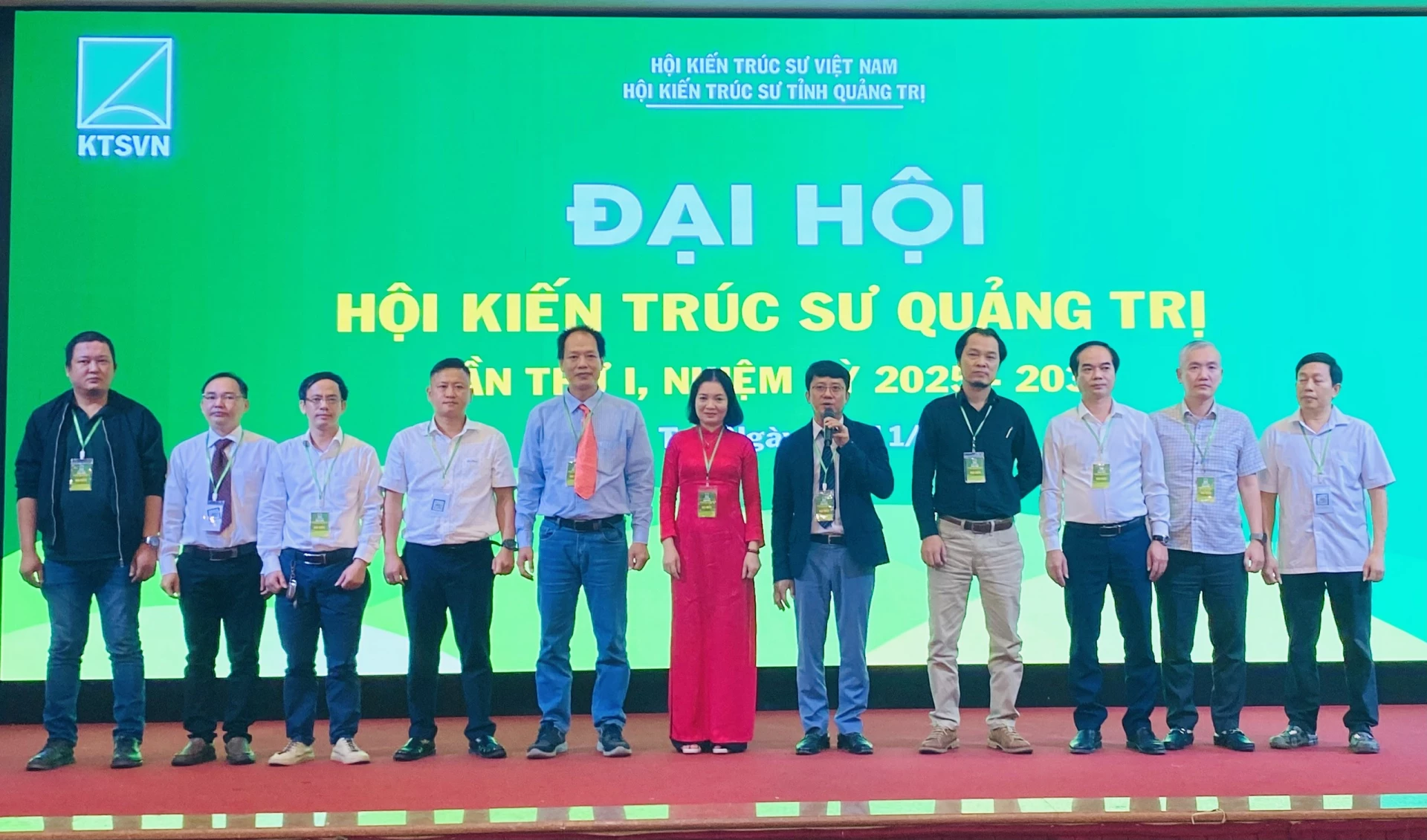 Ban chấp hành Hội Kiến trúc sư tỉnh Quảng Trị, nhiệm kỳ 2025 - 2030 ra mắt Đại hội - Ảnh: T.L