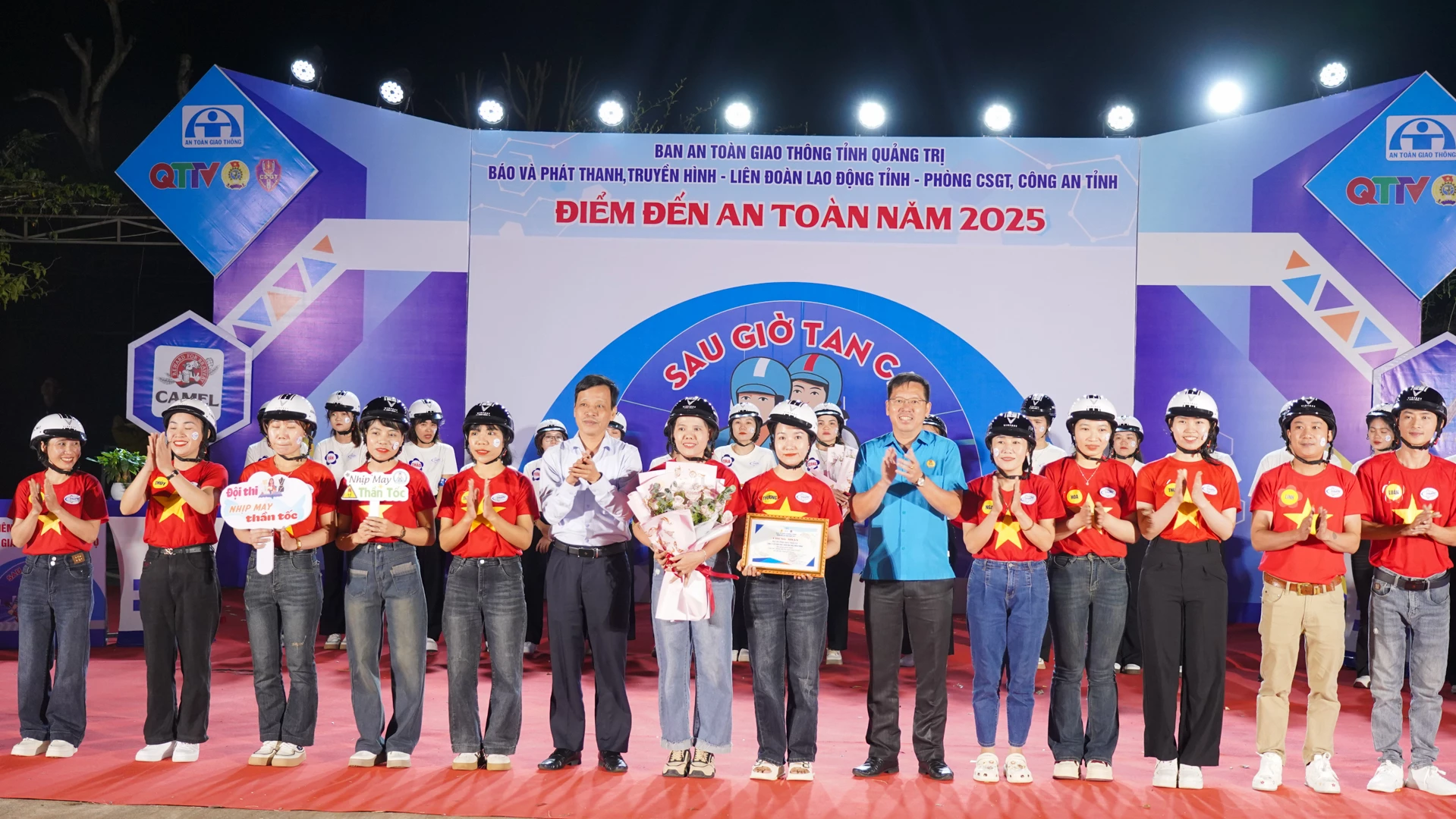 Điểm đến an toàn 2025: Quay hình “Sau giờ tan ca” cực nóng! Tiếp tục ghi hình sân chơi Điểm đến an toàn năm 2025 'Sau giờ tan ca'