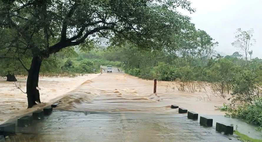 Nhiều địa điểm tại xã Kim Ngân ngập sâu gần 1m - Ảnh: Hoài Nam