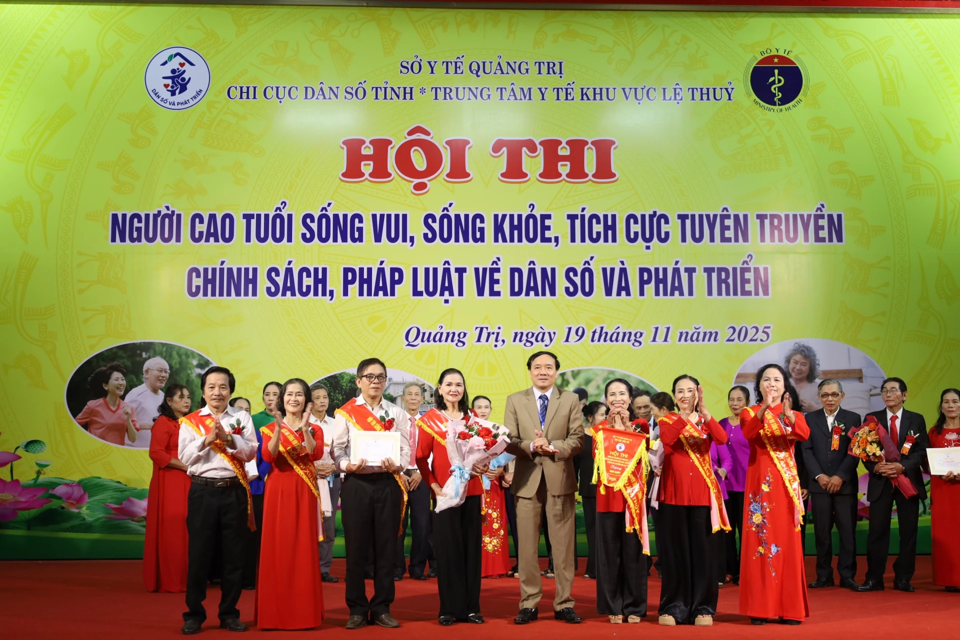 Đội Xuân Thủy dành giải nhất hội thi. Ảnh: Quang Ngọc