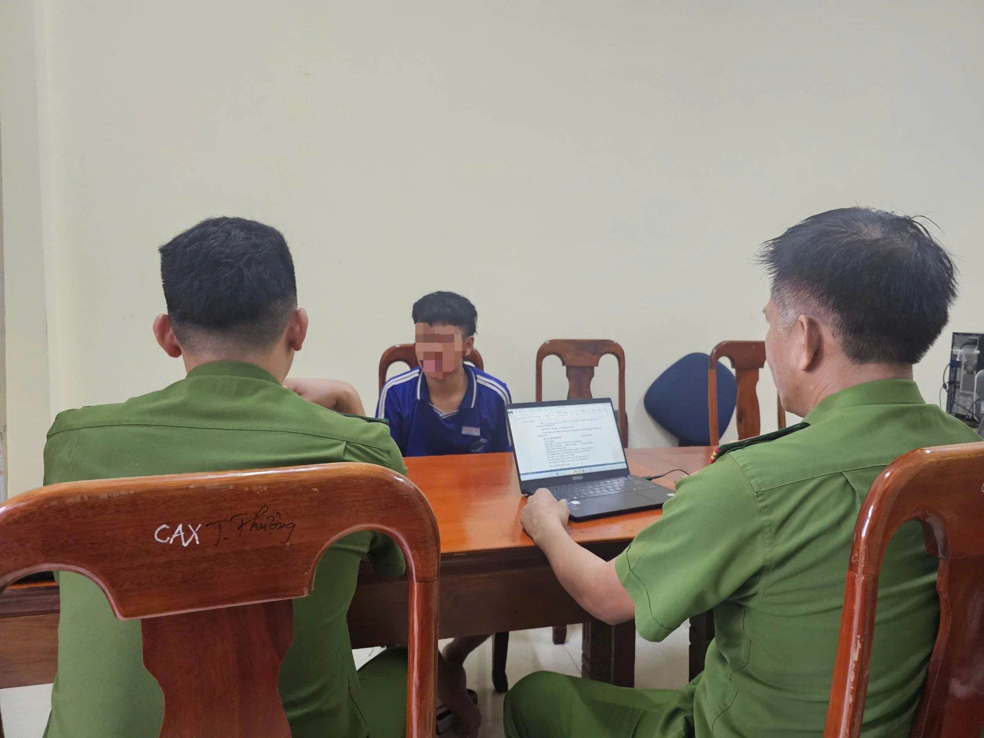 Bắt giữ đối tượng 18 tuổi có hành vi trộm cắp tài sản