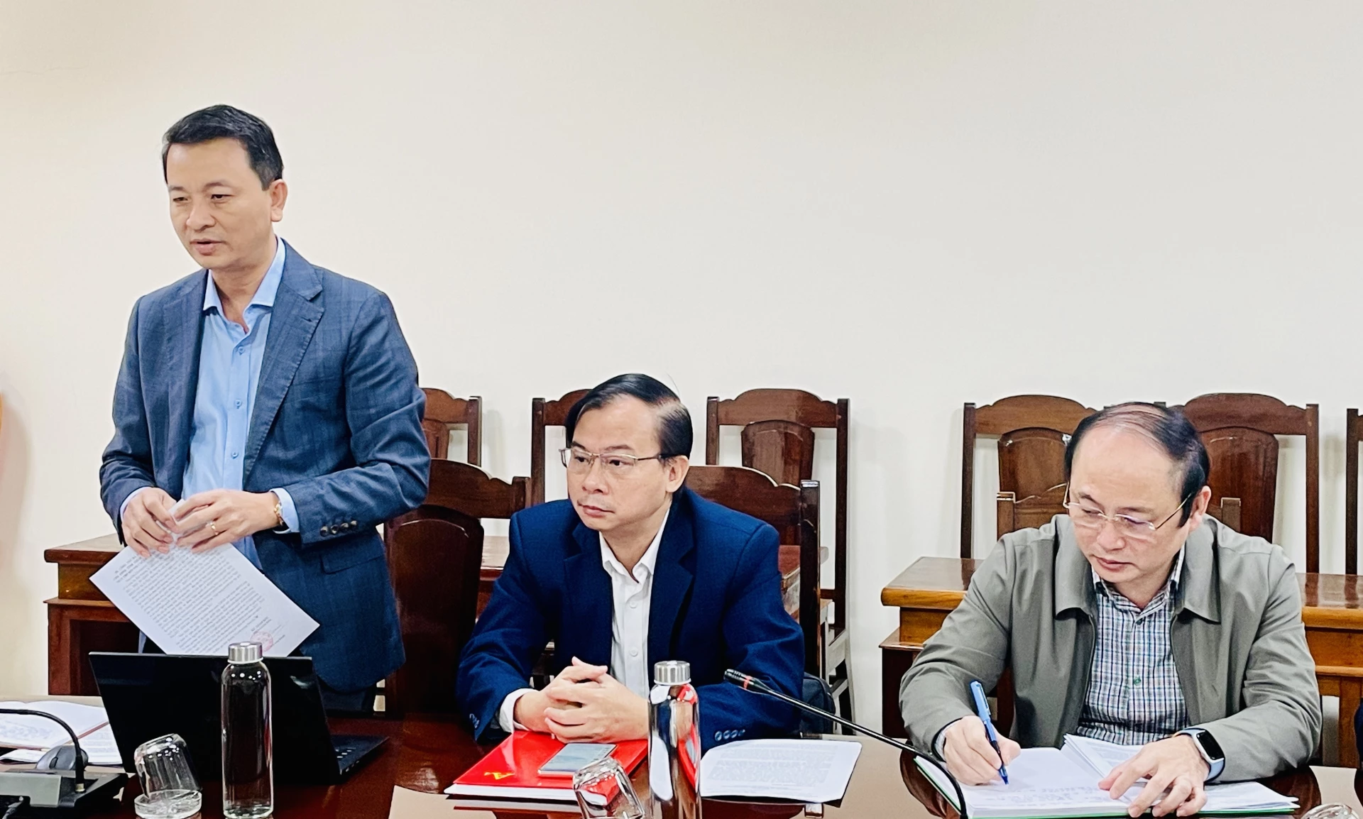 Đại diện lãnh đạo Sở GD và ĐT phát biểu tại buổi làm việc - Ảnh: Đ.A