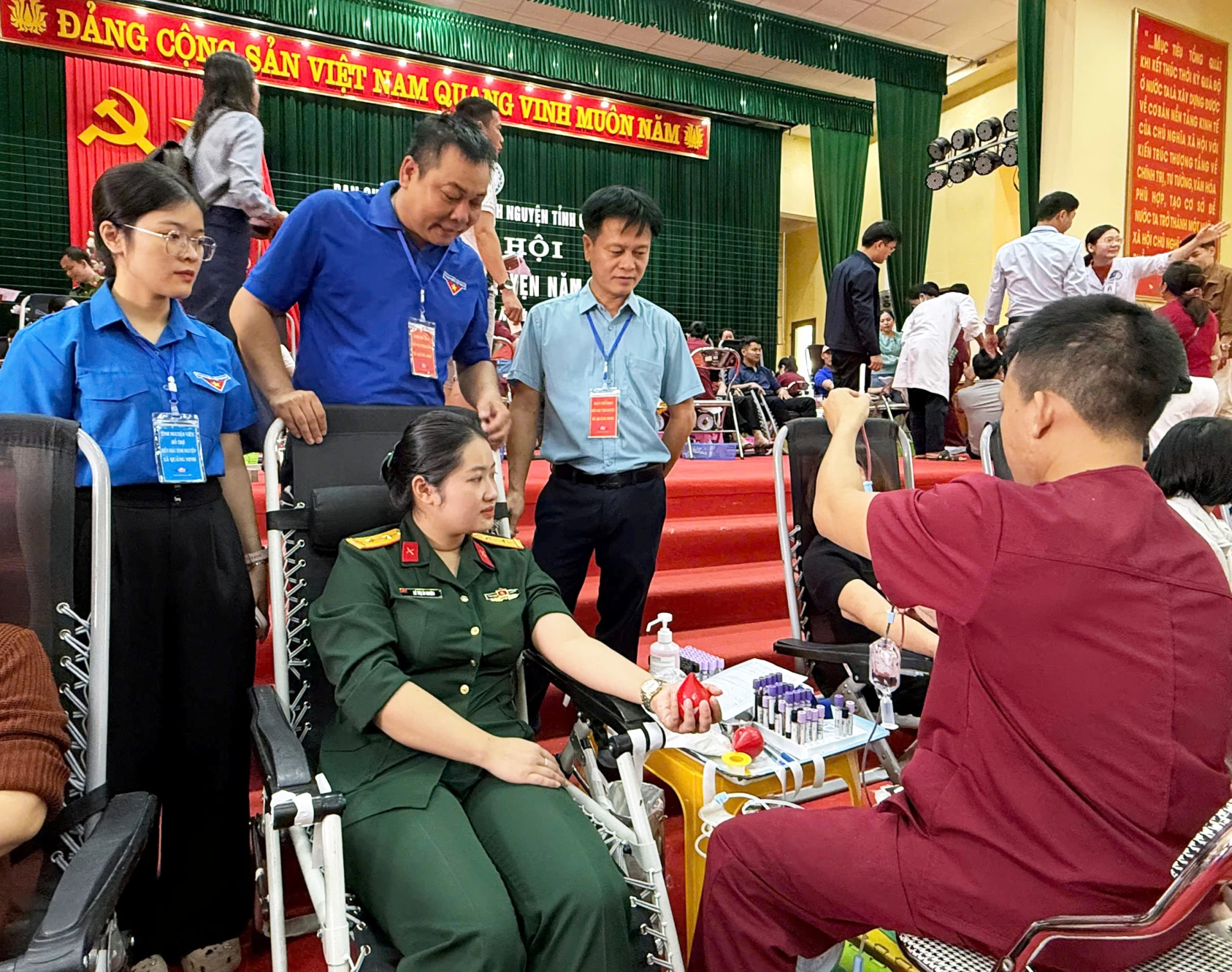 Tổng số máu tiếp nhận trong đợt này là 577 đơn vị - Ảnh: L.C