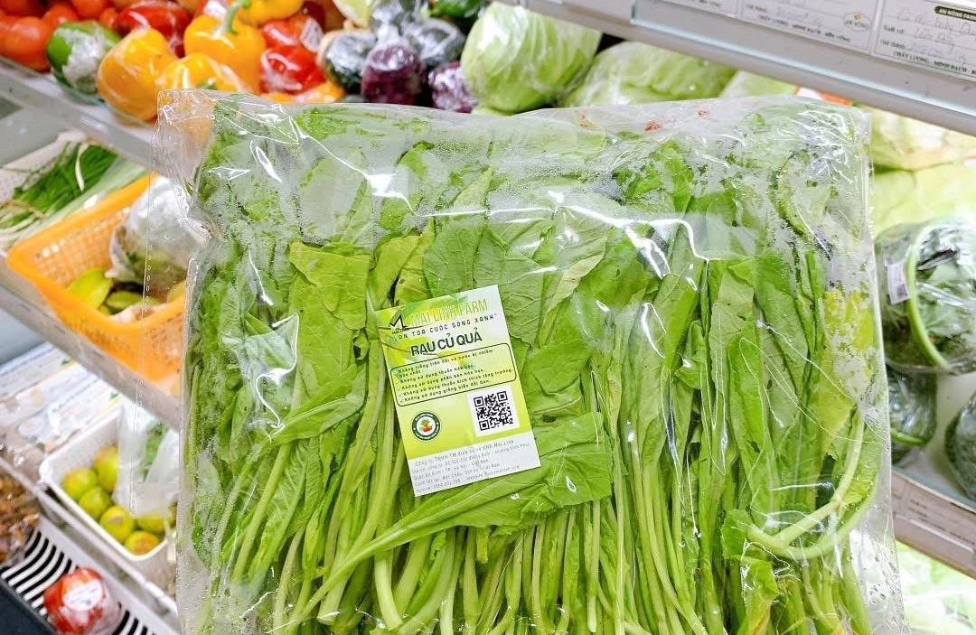 Các cửa hàng nông sản trên địa bàn đã hợp tác với các đơn vị cung cấp để giữ giá nông sản - Ảnh: T.L