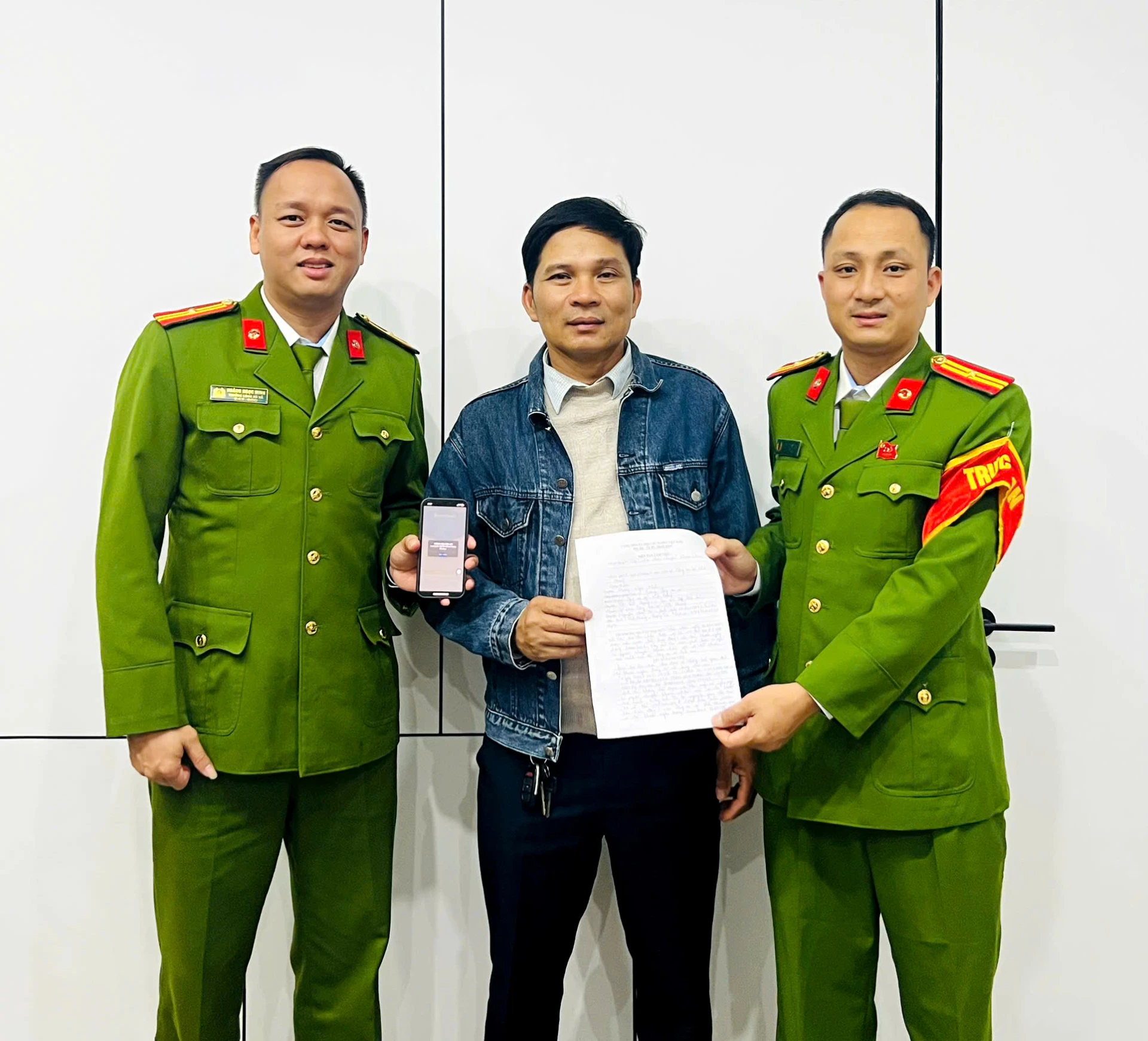 Chuyển trả lại số tiền lớn cho người chuyển nhầm