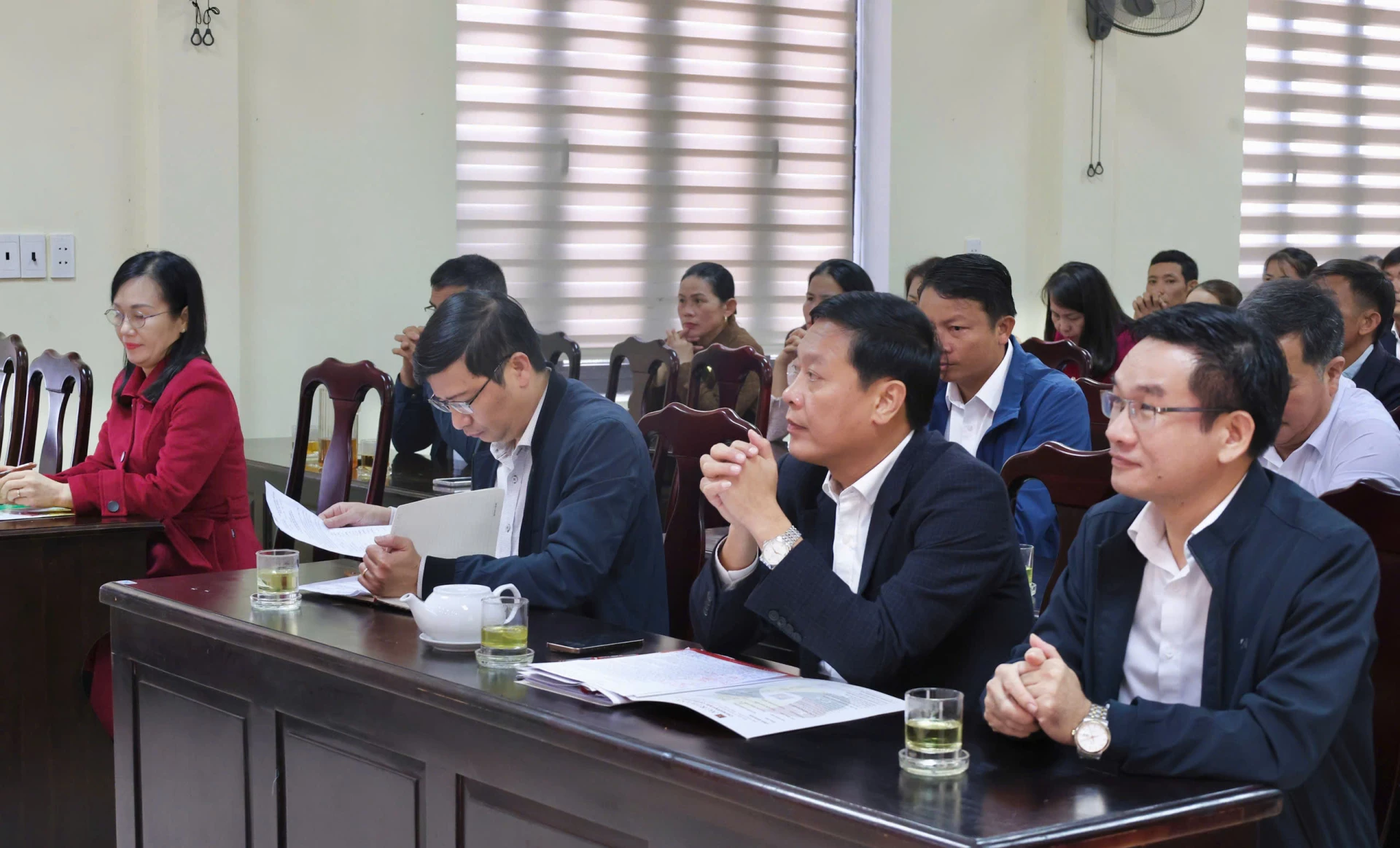 3. Các đại biểu tham dự lễ tiếp nhận - Ảnh: L.M