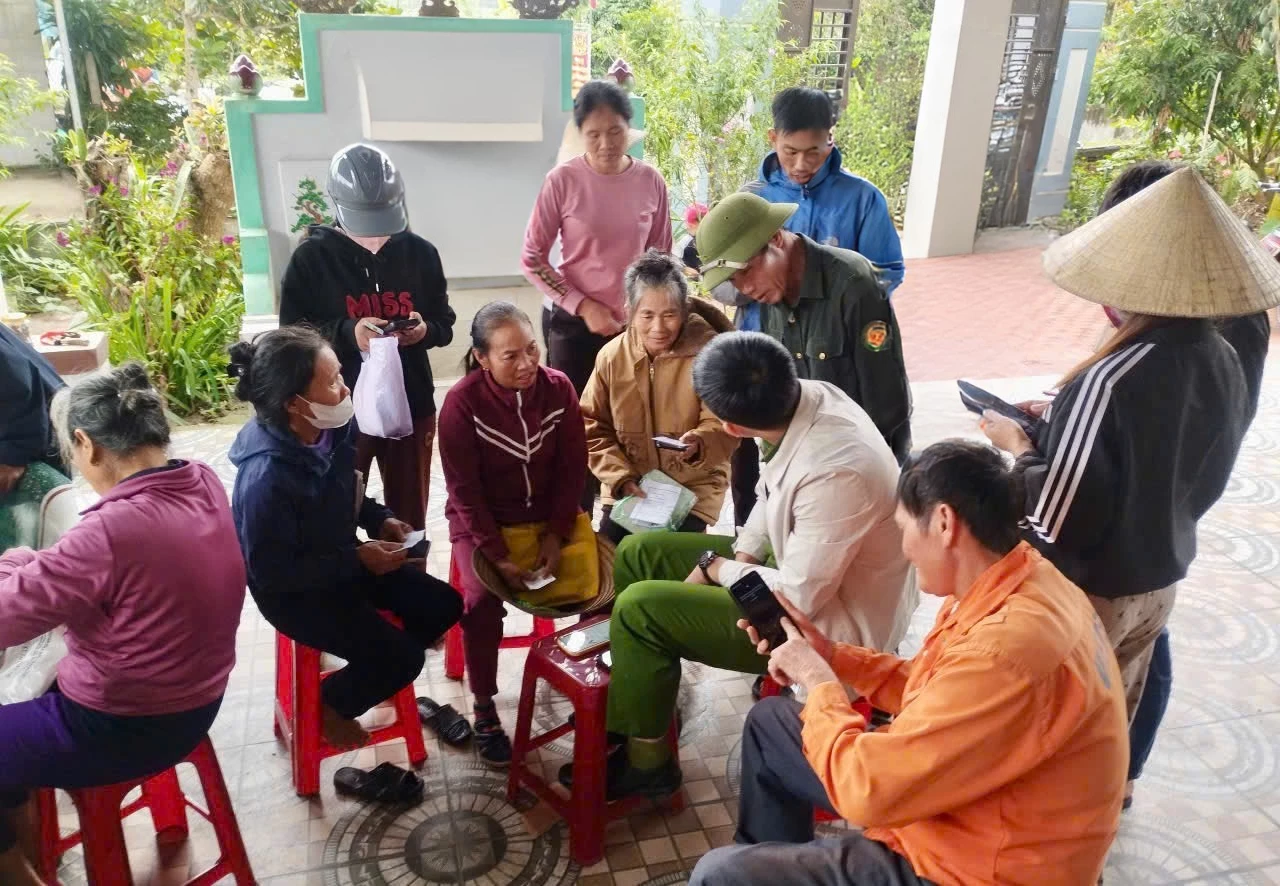 Chuyển đổi số: Xóa bỏ nghèo thông tin, thắp sáng tri thức Việt Đẩy mạnh chuyển đổi số trong công tác giảm nghèo thông tin