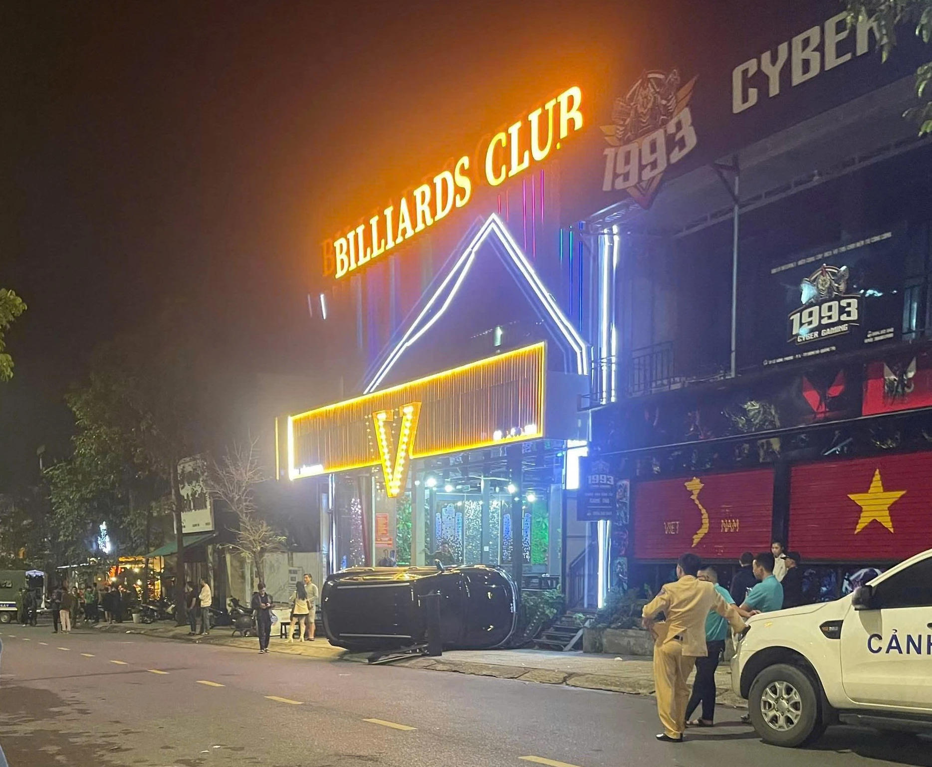 Quảng Trị: Tai nạn ô tô nghiêm trọng, 3 người bị thương Xác minh vụ việc ô tô con va chạm khiến 3 người bị thương ở Quảng Trị