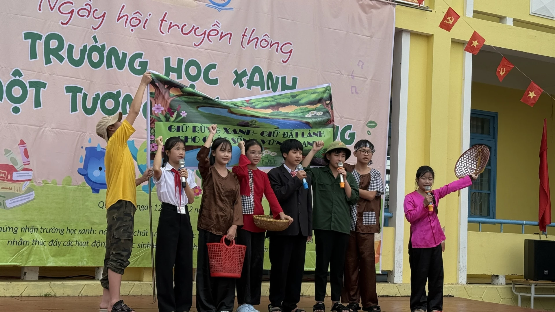 Đây còn là sân chơi để học sinh thể hiện năng khiếu bản thân (Ảnh: Nh. V)