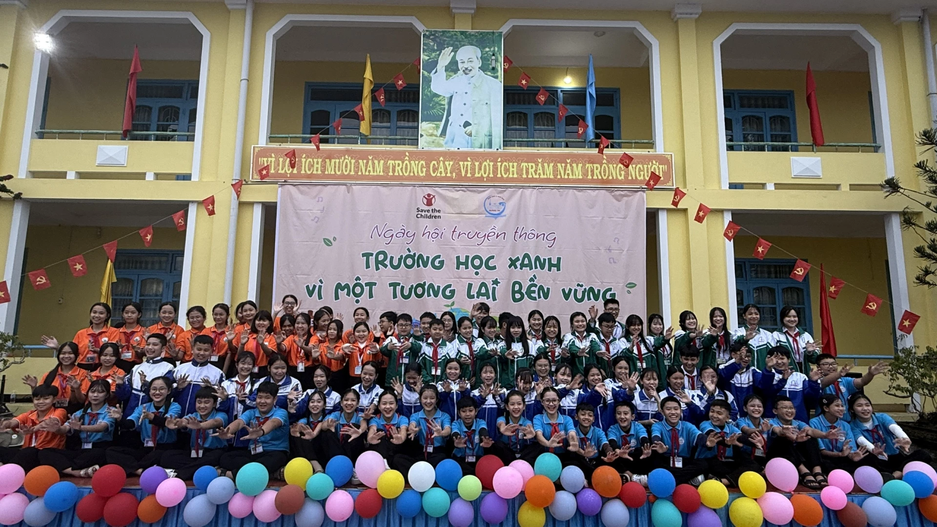 Thông điệp “Trường học xanh-Vì một tương lai bền vững” được cụ thể hoá qua nhiều hoạt động (Ảnh: Nh. V)