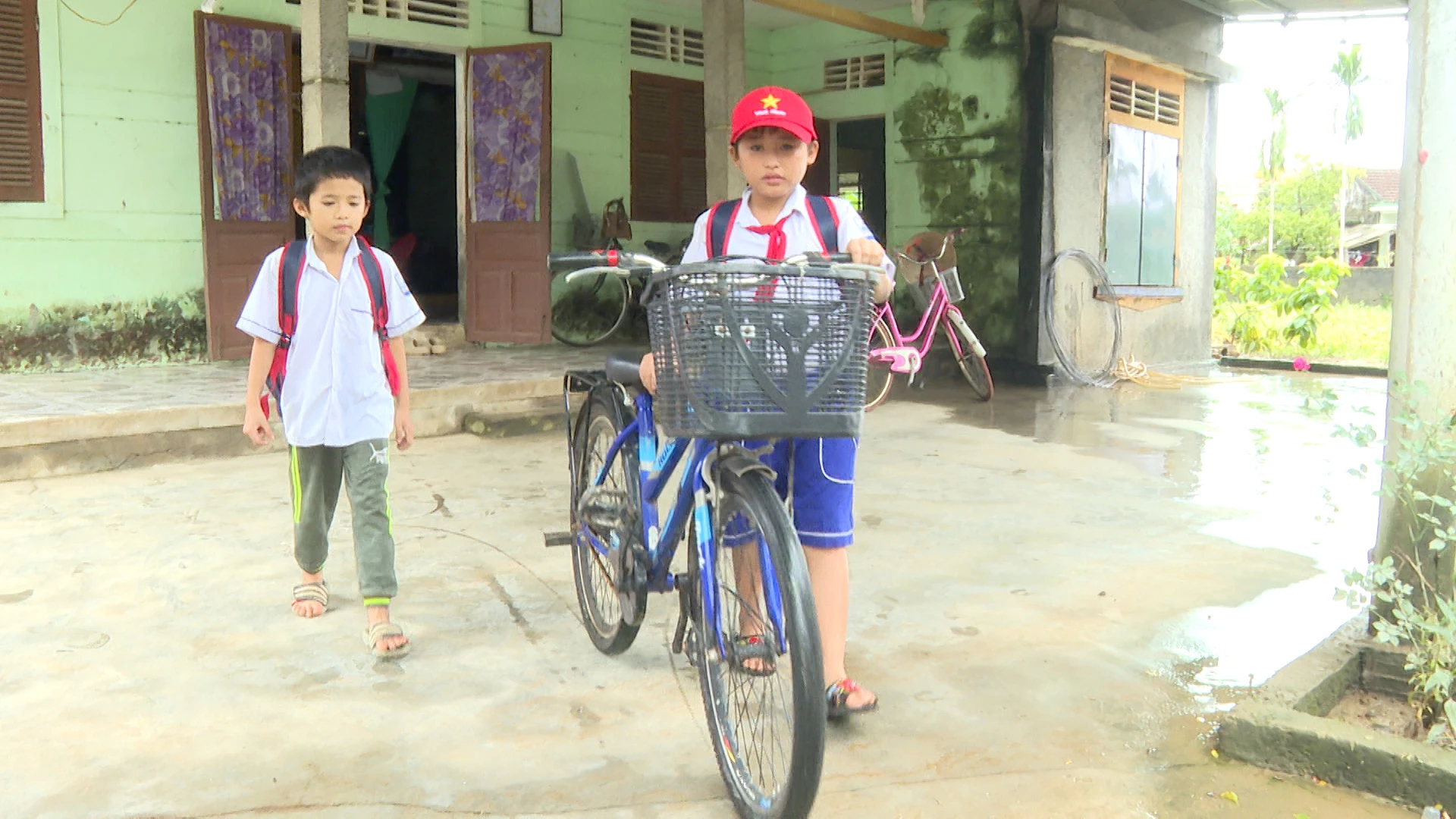 Xót xa 2 anh em mồ côi Lệ Ninh: Khát khao mái ấm Hoàn cảnh đáng thương của 2 anh em mồ côi ở xã Lệ Ninh