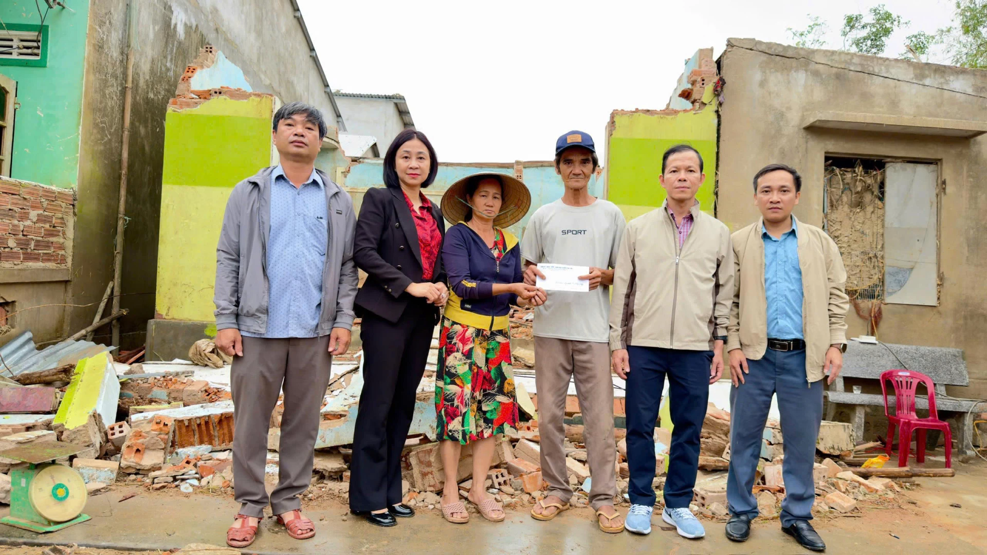 Nhân rộng tình người, trách nhiệm, sẻ chia: Xây dựng cộng đồng Nhân lên tình cảm, trách nhiệm và sự sẻ chia