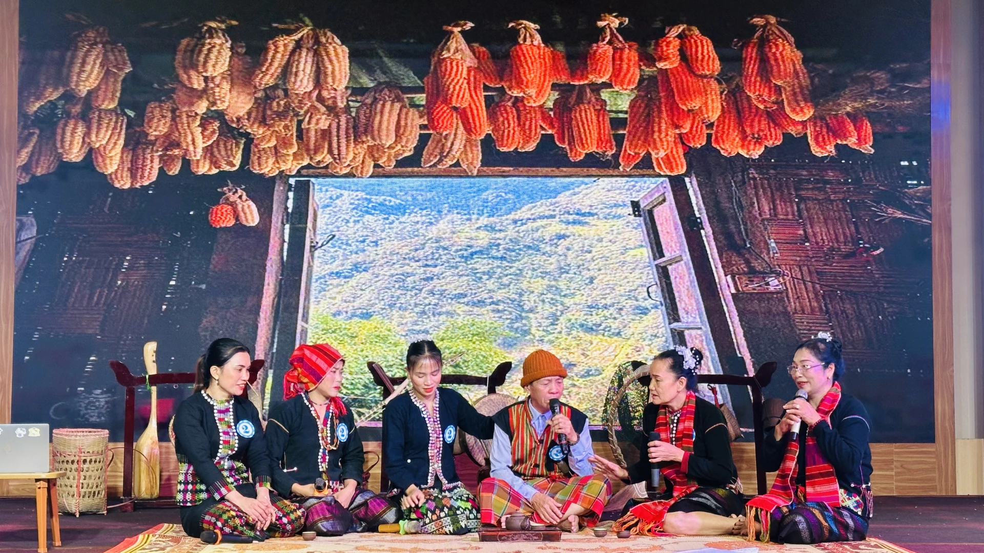 Phần thi tiểu phẩm “Khởi nghiệp thời đại 4.0” của xã Trường Sơn. Ảnh: B.N