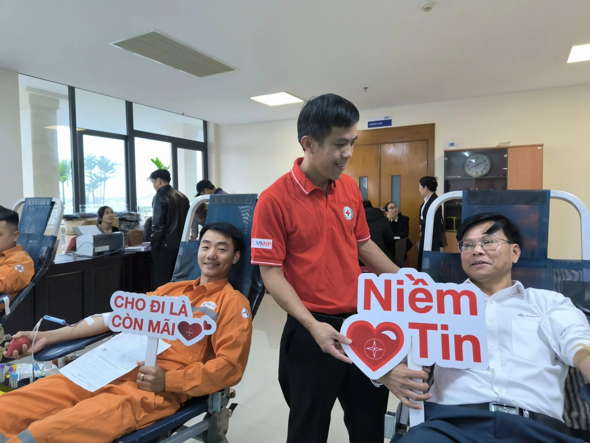 Tiếp nhận 227 đơn vị máu trong 'Tuần lễ hồng EVN' lần thứ XI năm 2025