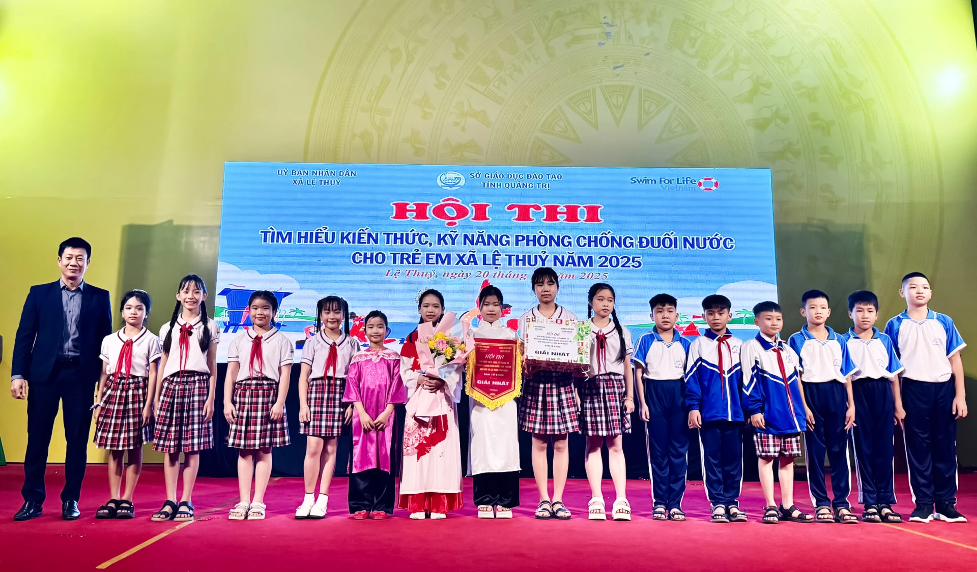 Trường TH Liên Thuỷ đoạt giải nhất tại hội thi - Ảnh: N.H