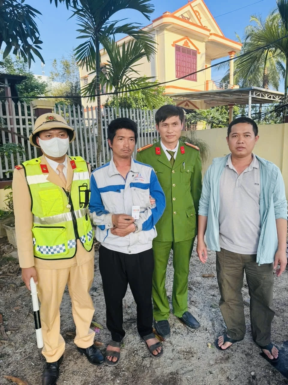 Bắt đối tượng tàng trữ trái phép chất ma túy