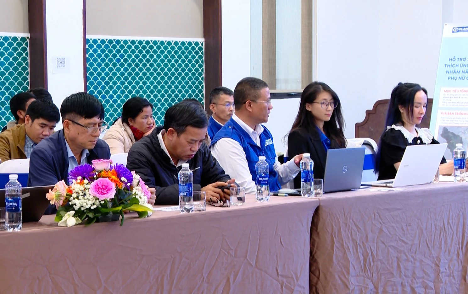 Các đại biểu tham dự hội thảo - Ảnh: T.L