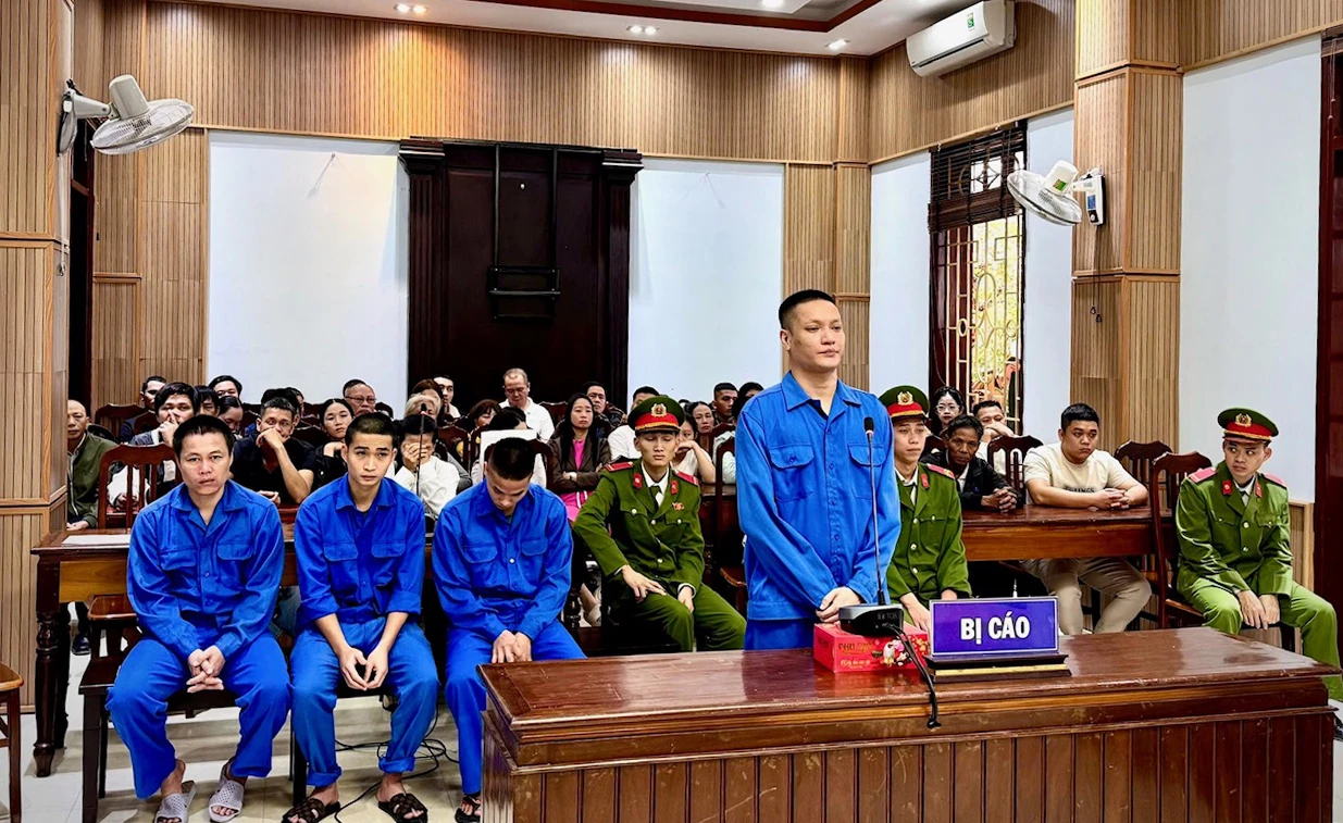 Tòa án nhân dân khu vực 5-Quảng Trị tổ chức phiên tòa sơ thẩm hình sự xét xử vụ án tổ chức sử dụng trái phép chất ma túy - Ảnh: TAND khu vực 5-Quảng Trị cung cấp