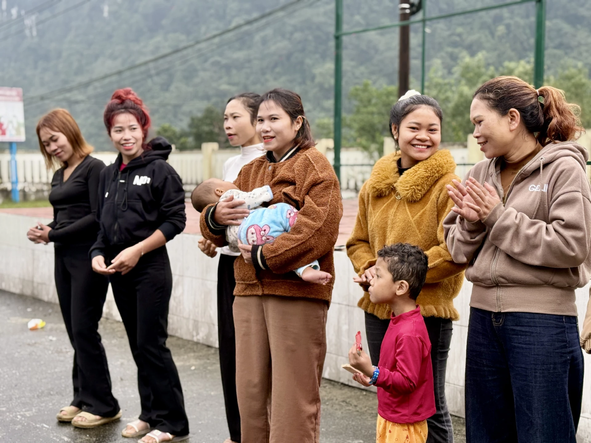 Một buổi tập luyện điệu hát ru con của Câu lạc bộ dân ca Yên Hợp (xã Kim Phú)  - Ảnh: D.H