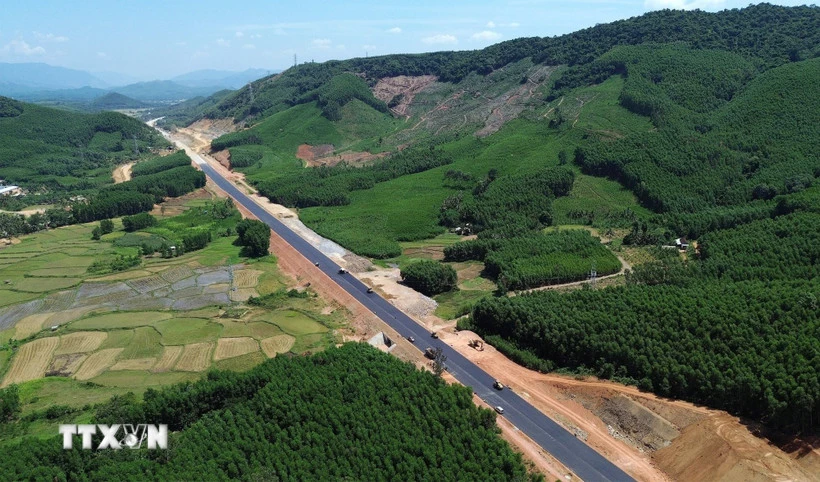 Đường sắt tốc độ cao Bắc-Nam: Bộ Xây dựng giải đáp, gỡ vướng cho doanh nghiệp. Bộ Xây dựng trả lời 13 doanh nghiệp về Dự án đường sắt tốc độ cao Bắc-Nam