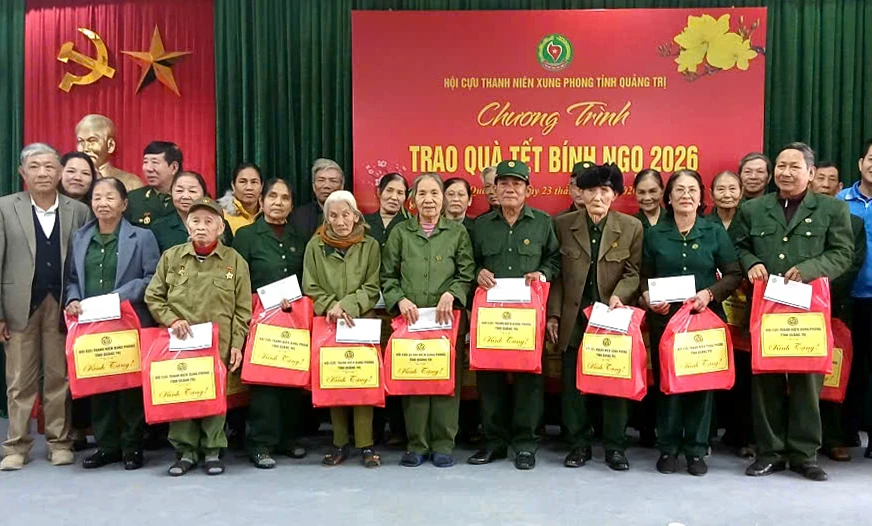 Tết ấm áp: Hơn 460 suất quà nghĩa tình đến cựu TNXP khó khăn Trao hơn 460 suất quà Tết cho hội viên Hội cựu Thanh niên xung phong hoàn cảnh khó khăn