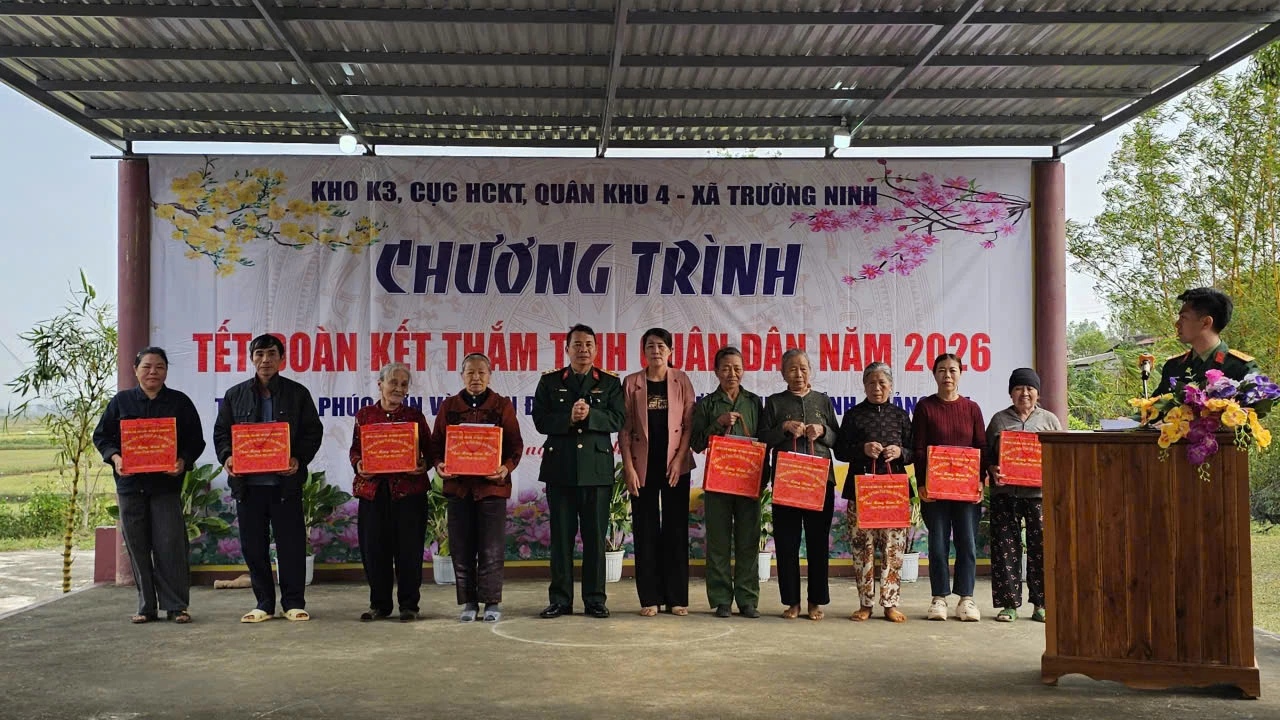 Ấm áp chương trình 'Tết đoàn kết, thắm tình quân dân'