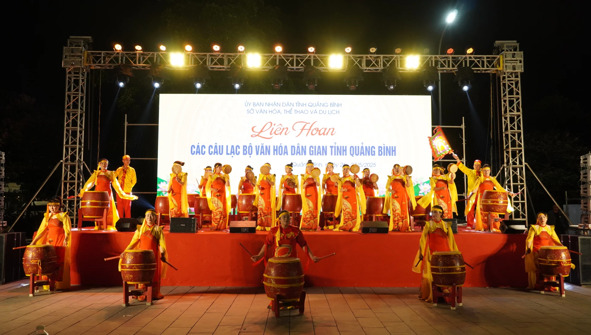 Một màn biểu diễn trống hội của Câu lạc bộ Văn hóa dân gian Nhân Trạch - Ảnh: M.N