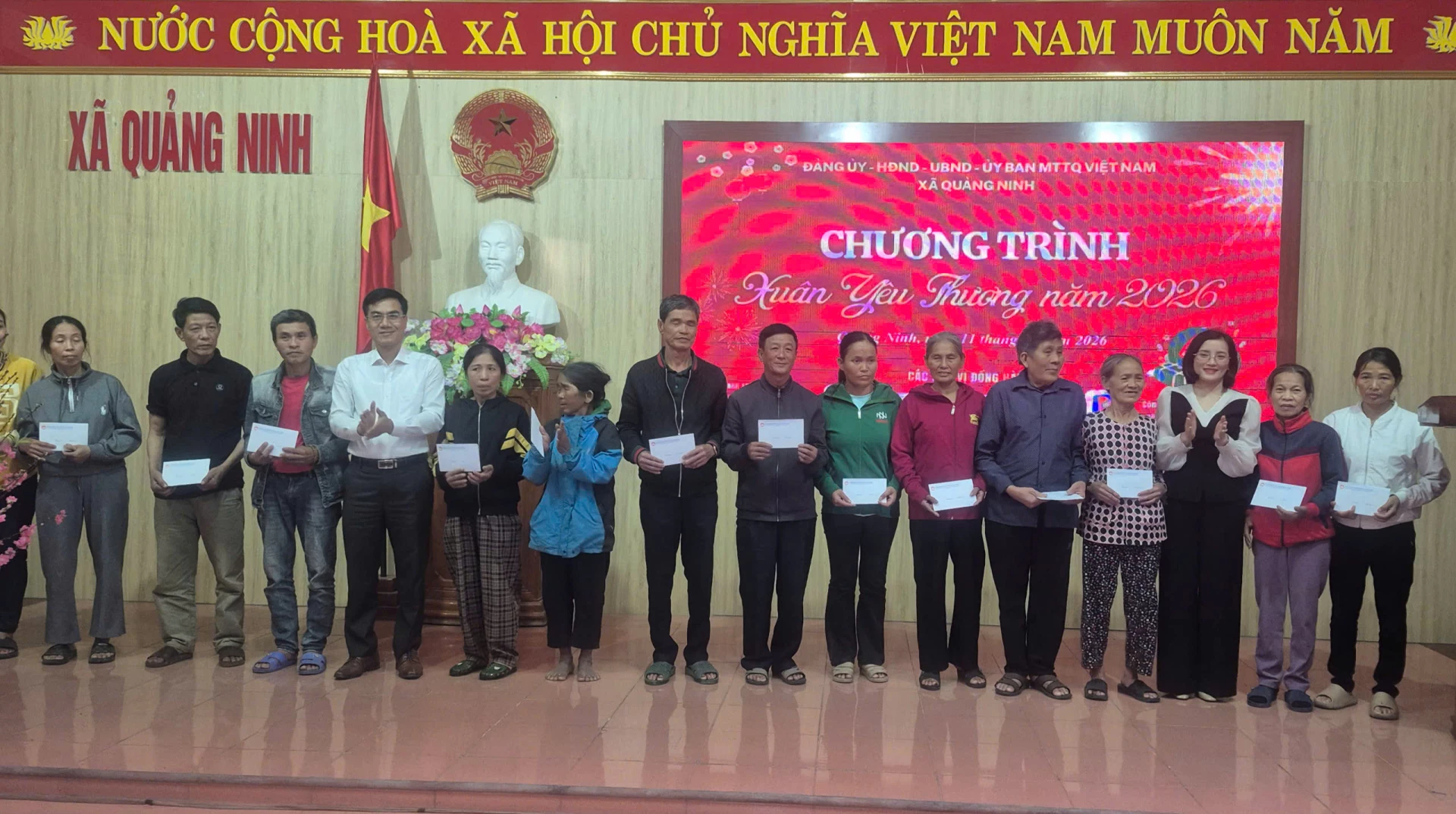 631 suất quà được trao đến cho các hoàn cảnh khó khăn trong dịp này-Ảnh: NK