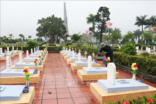 Cái Tết đầu tiên đầy ấm áp và nghĩa tình của 34 liệt sĩ vừa được quy tập tại Khu di tích quốc gia đặc biệt Thành cổ Quảng Trị và khuôn viên Di tích Trường Bồ Đề, nay an táng tại nghĩa trang phường Quảng Trị.