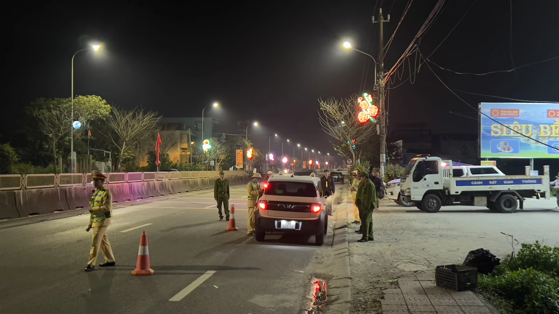 Cảnh báo khẩn: Tết 2026, phạt nặng nồng độ cồn không khoan nhượng Tập trung kiểm soát, xử lý vi phạm về nồng độ cồn dịp Tết Nguyên đán Bính Ngọ 2026