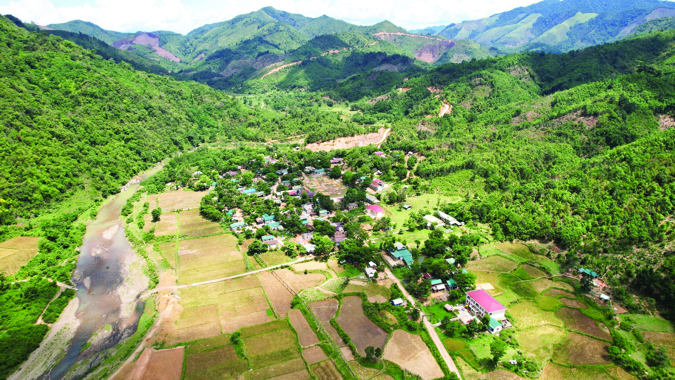 Cù Bai: Điểm đến gần, không thể bỏ lỡ! Cù Bai không xa