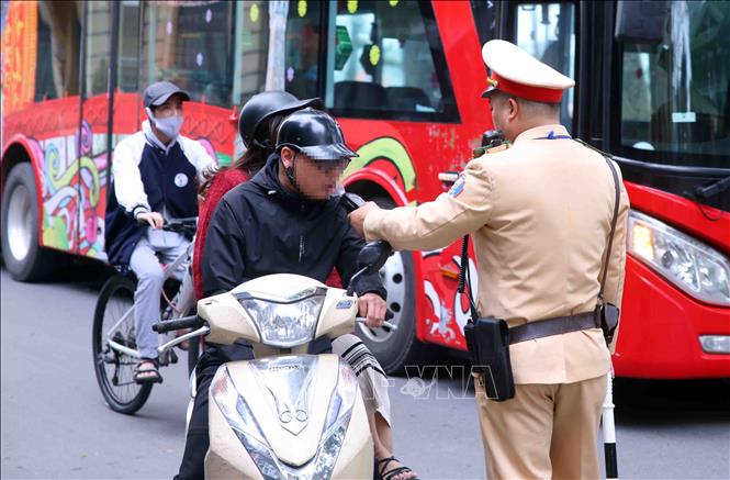 Cảnh báo Mùng 1 Tết: Toàn quốc siết kiểm tra nồng độ cồn! Đồng loạt kiểm tra nồng độ cồn trên toàn quốc từ sáng mùng 1 Tết