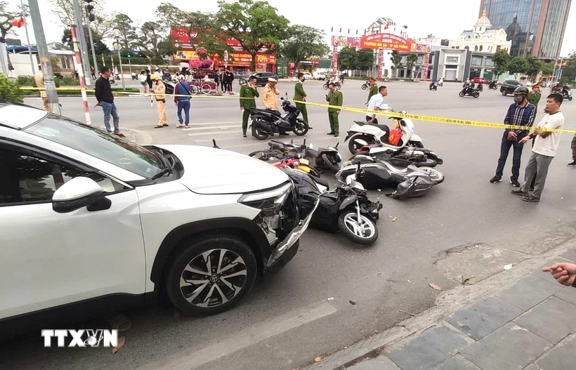 Hiện trường vụ tai nạn tại đường Lê Hồng Phong, phường Hải An, thành phố Hải Phòng. (Ảnh: Hoàng Ngọc/TTXVN)