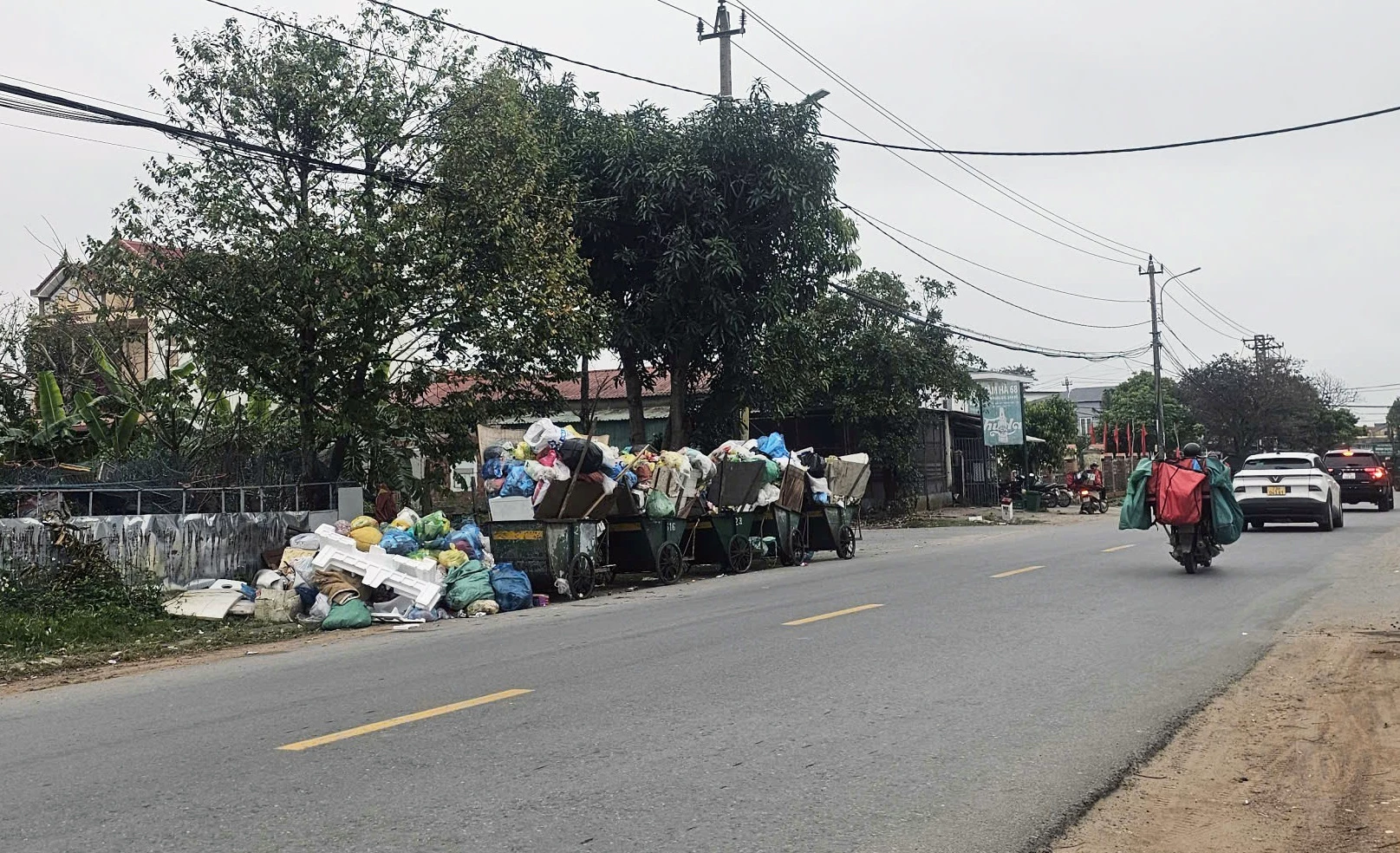 Công tác phân loại rác thải tại nguồn trên địa bàn tỉnh còn nhiều khó khăn - Ảnh: L.Chi