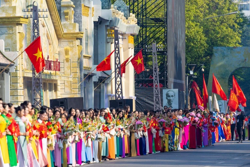 Bộ Nội vụ bác bỏ thông tin hoán đổi để nghỉ Giỗ Tổ, 30/4-1/5 kéo dài 9 ngày