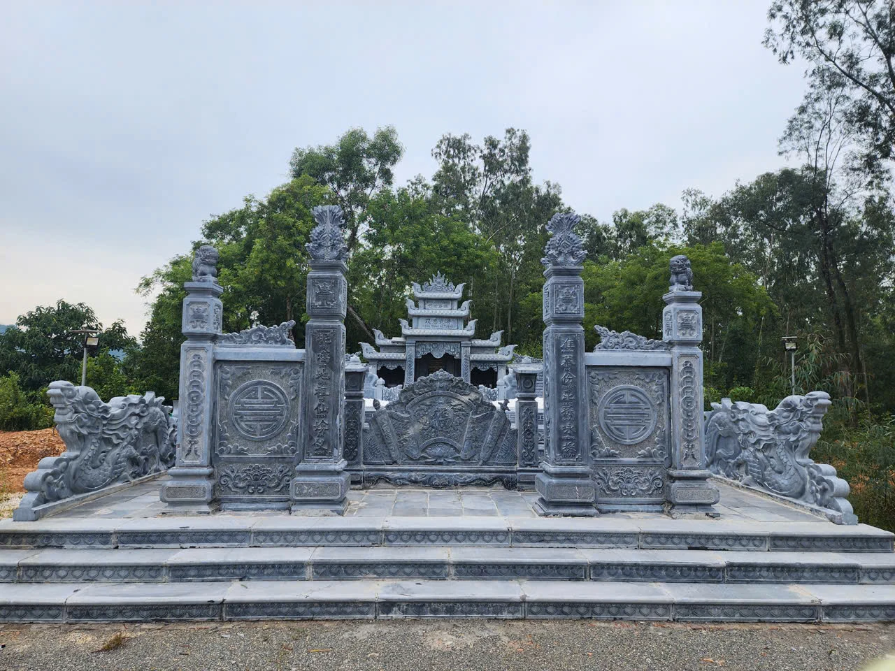 Phát huy giá trị Di tích quốc gia Đền Song Trung và mộ hai vị tướng quân