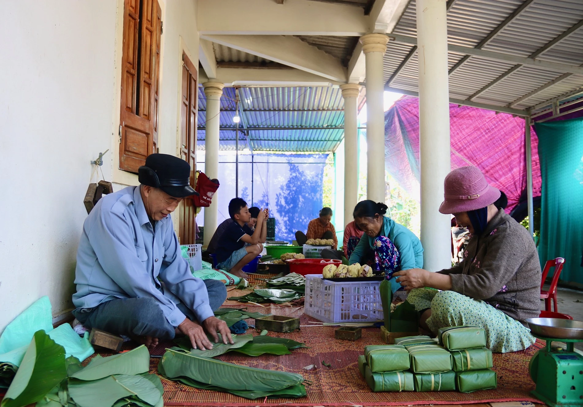 Giữ hương vị quê trong Tết cổ truyền