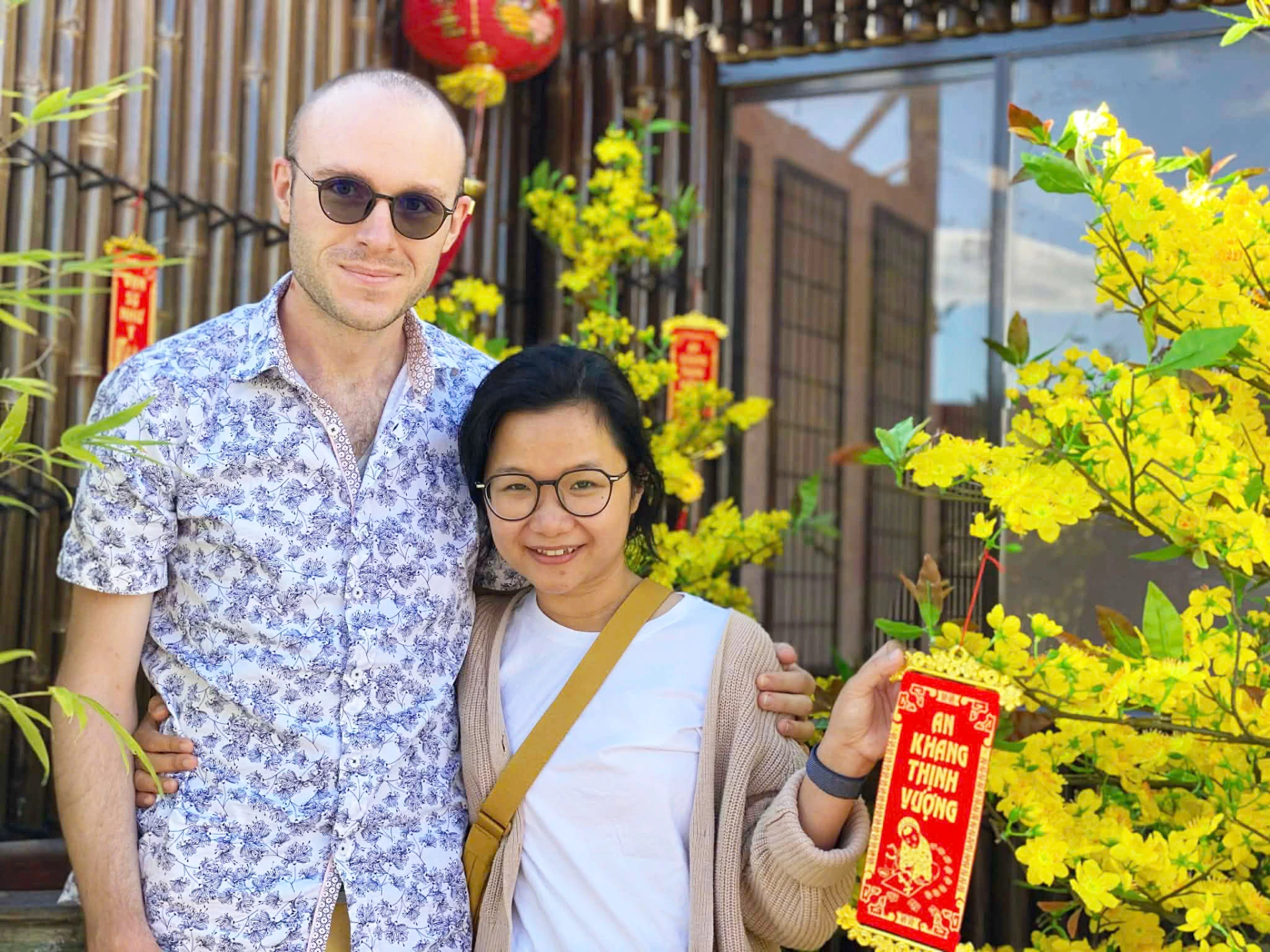 Vợ chồng anh Jarrad và chị Phương Thảo - Ảnh: T.A