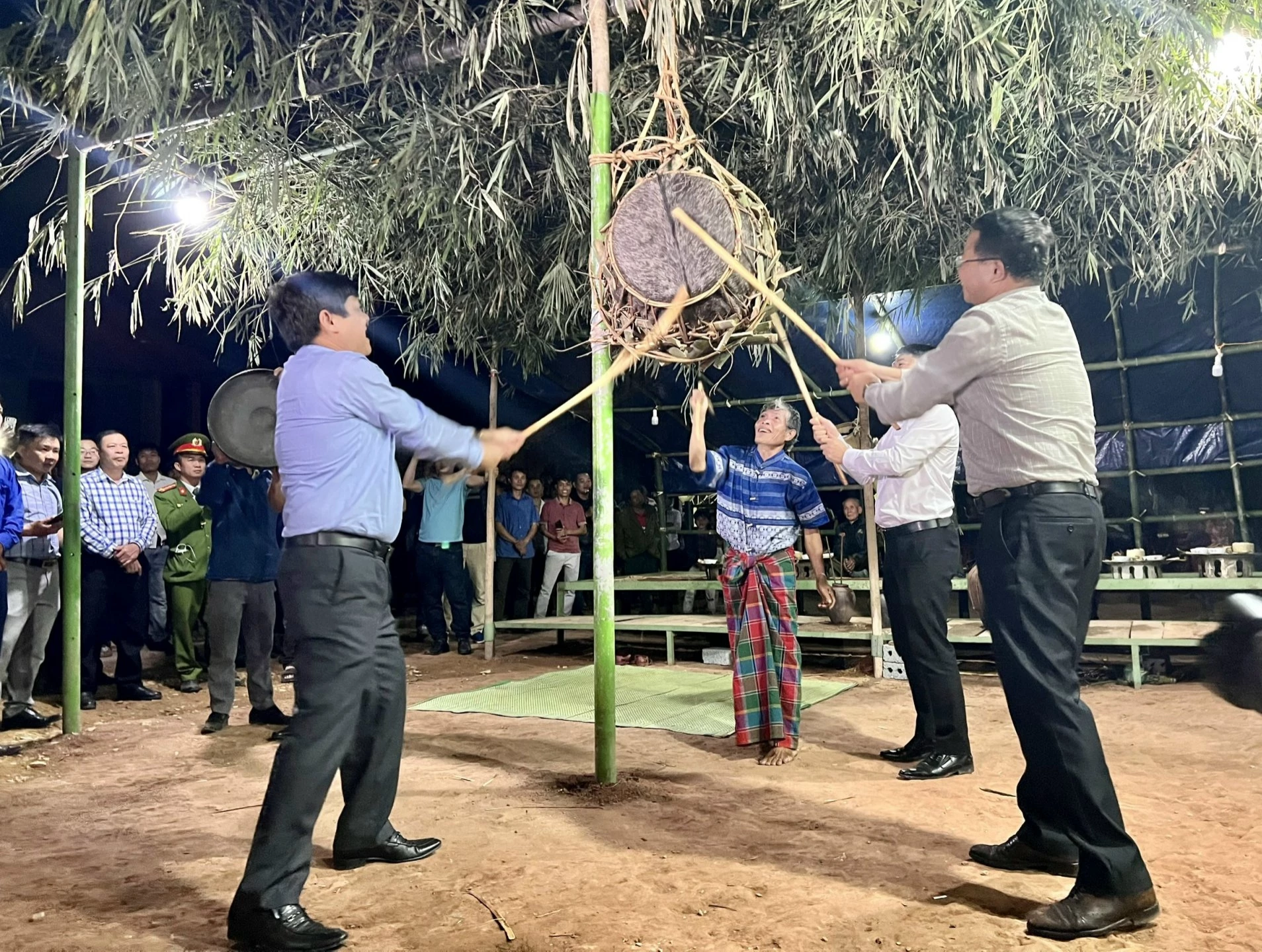 Khai thác thử nghiệm sản phẩm du lịch 'Trải nghiệm thiên nhiên và tìm hiểu văn hóa cộng đồng người Ma Coong ở xã Thượng Trạch, tỉnh Quảng Trị'