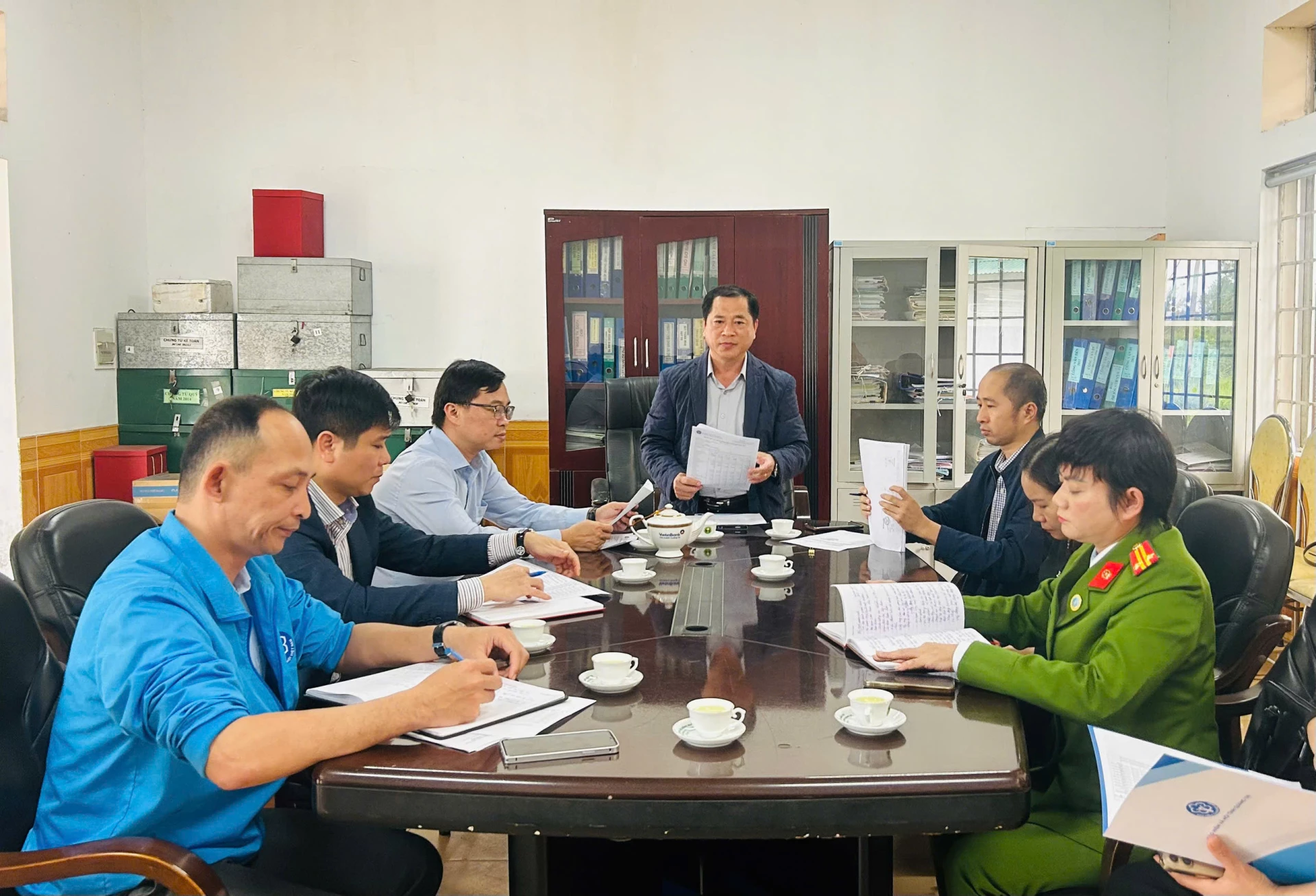 Đoàn giám sát liên ngành kiểm tra việc chấp hành pháp luật về bảo hiểm xã hội, bảo hiểm y tế, bảo hiểm thất nghiệp tại các đơn vị sử dụng lao động - Ảnh: N.L